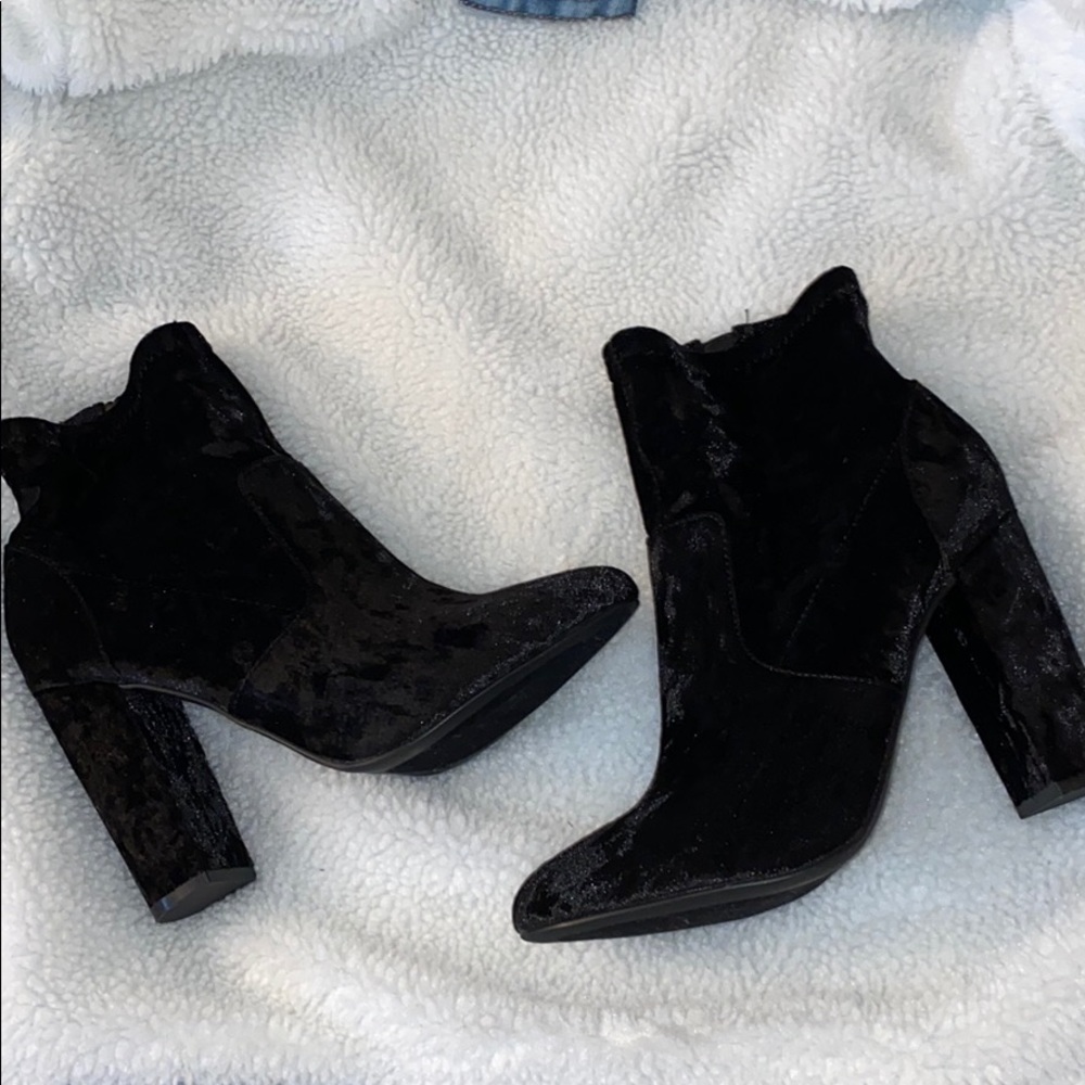 Velvet booties